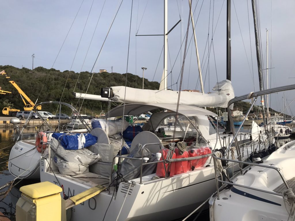 Professionelle Yachtüberführung Segelyacht mit Eigner, Solaris 42 Rennyacht, Sardinien-Ibiza, Mittelmeer